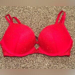 Victoria's Secret Bombshell Vibrant Red Lace Bra Size 32B